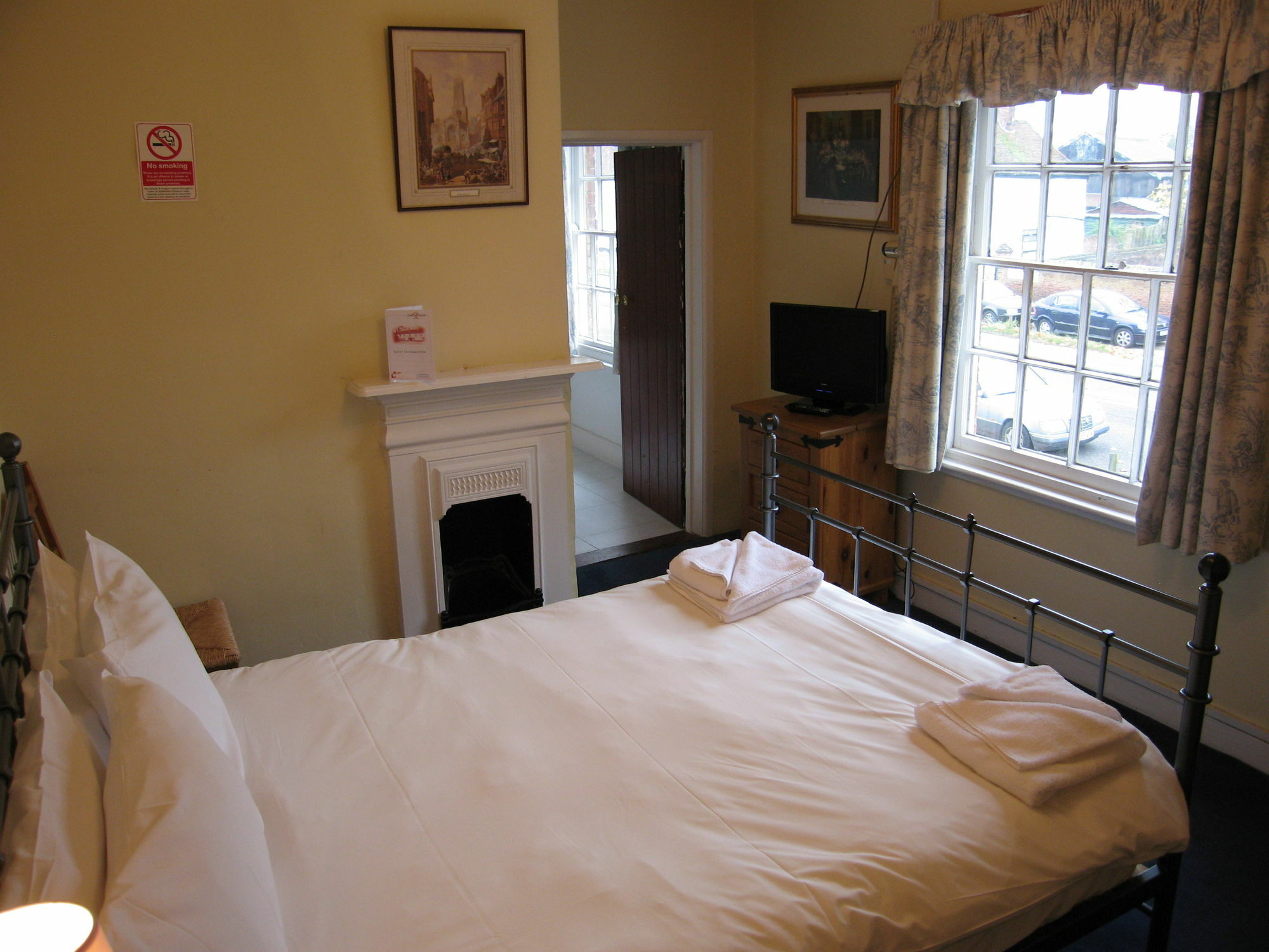 Hotel The George & Dragon